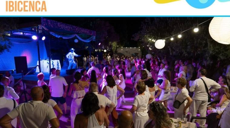 🤍 La V Fiesta Ibicenca volvió a reunir a decenas de vecinos y vecinas en una noche marcada por el buen ambiente, la música y las ganas de disfruta...
