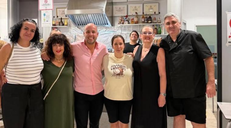 ☕️ El bar del Centro de Mayores de Ogíjares reabrió ayer sus puertas con nueva gerencia.  
  
Ubicado en Calle Real Baja, junto a la Policía Local...